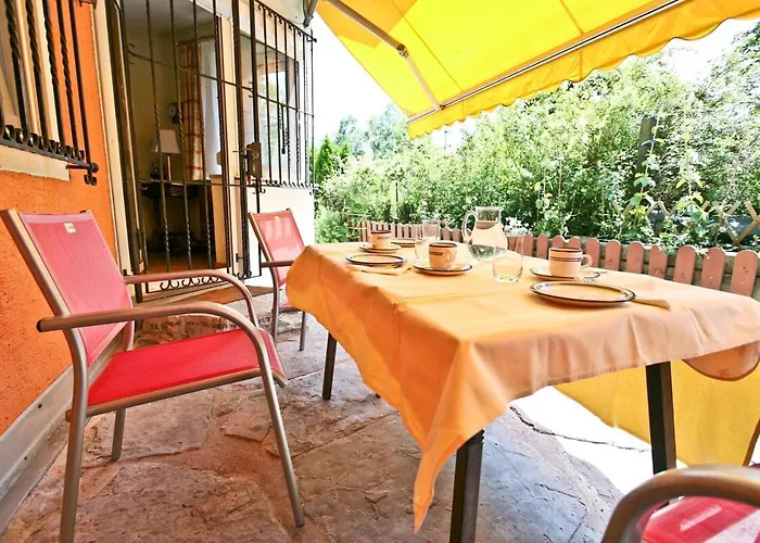Exclusive House In *
